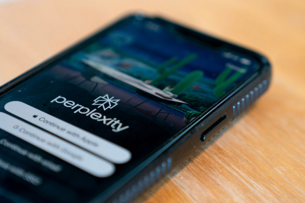 Article image for Court Orders Perplexity AI to Stop Comet Browser Agent From Making Amazon Purchases