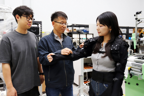 Korean Scientists Create 10g Fabric Muscle That Lifts 15kg, Powers Wearable Robots Under 2kg