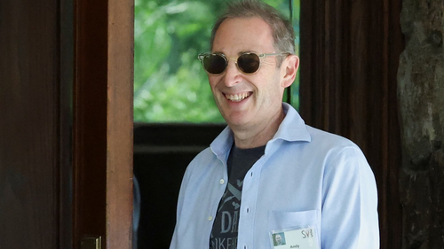 Article image for Amazon Beats Q3 Earnings as AWS Growth Accelerates, Plans $125B Investment Despite 14,000 Layoffs