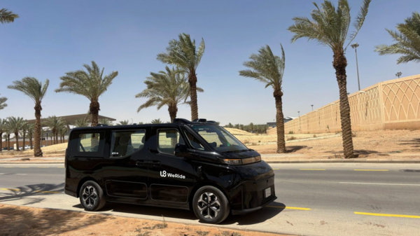 UAE Embraces Driverless Future, Putting Migrant Taxi Drivers at Risk