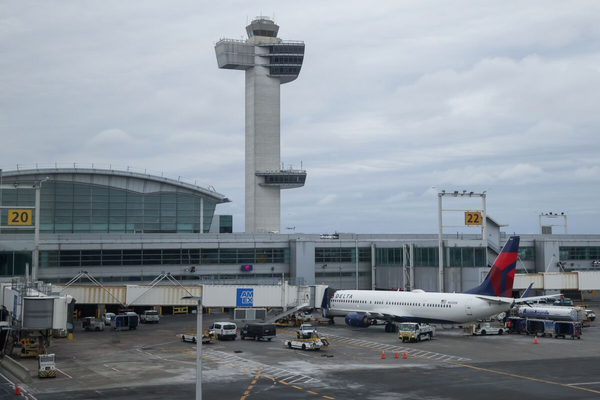Article image for FAA Deploys AI Tool SMART in Washington Airspace to Cut Flight Delays