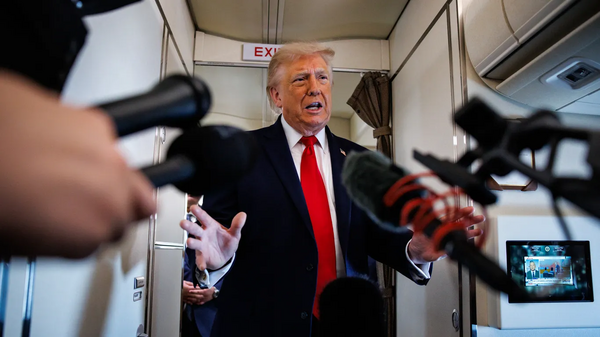 Article image for Trump Floats U.S. Government Ownership Stake in Major AI Companies to Make Americans 'Rich'