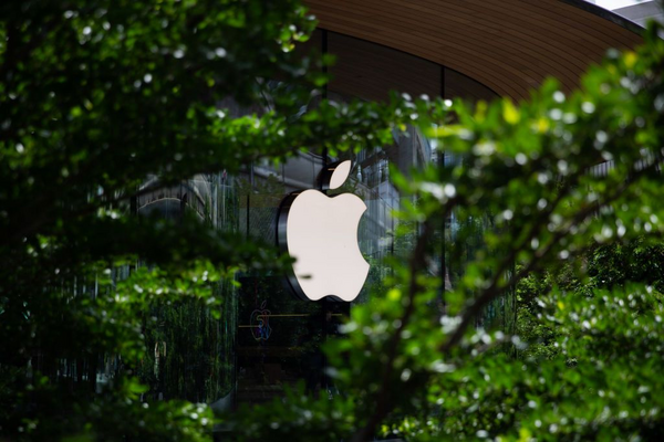 Apple Retail Creator Ron Johnson Says AI Shopping Agents Won’t Replace Physical Stores