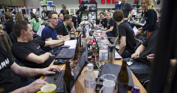 AI Agents Write Entire Codebases as Engineers Shift to Oversight Roles, But Adoption Remains Limited