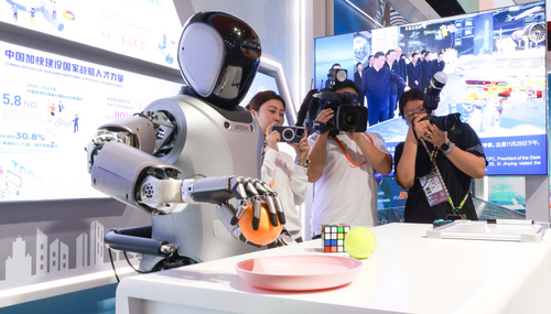 Article image for UC Berkeley Roboticist Warns '100,000-Year Data Gap' Is Keeping Humanoid Robots From Matching AI's Rapid Rise