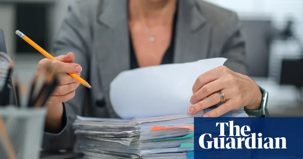 AI 'Workslop' Crisis Costs Companies Millions as Executives and Workers Clash Over Productivity Reality