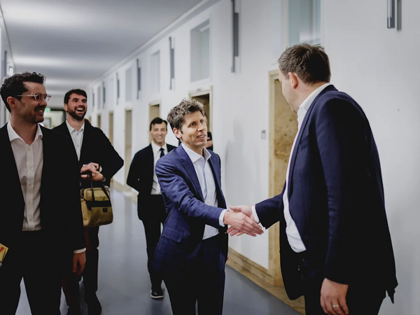 OpenAI Signs $1 Trillion Computing Deals Despite Burning $155 Billion Cash, Sparking Revenue Concerns