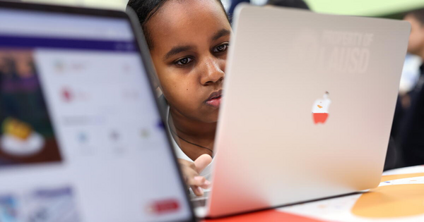 Article image for LA Unified Bans Student AI Use on School Devices, Sparking National Debate Over Tech Restrictions in Education