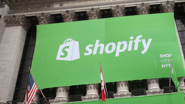 Shopify AI Traffic Surges 7x as Revenue Jumps 32% to $2.84 Billion Despite Missing Profit Estimates