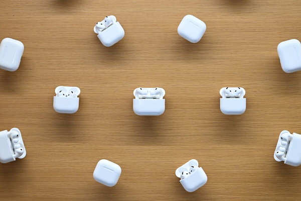 Apple's Camera-Equipped AirPods Enter Near-Final Testing Phase Ahead of 2026 Launch