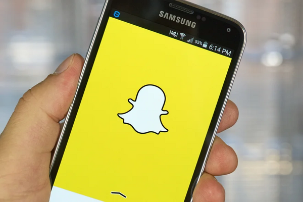 Snapchat Stock Plunges 14% Despite Strong Q1 Results and 55% Growth in AI Feature Usage