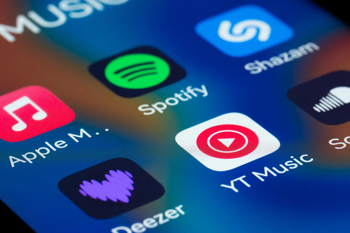 Article image for Google Says YouTube Music Now Builds Playlists from Text Prompts
