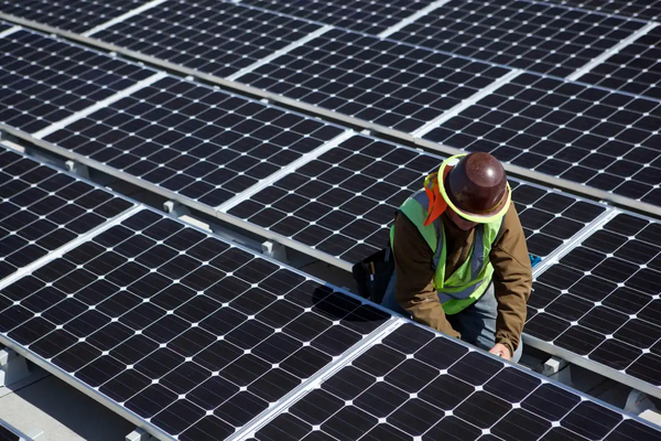 Microsoft Signs 100 MW Solar Deal with Japan's Shizen Energy to Power Data Center Expansion