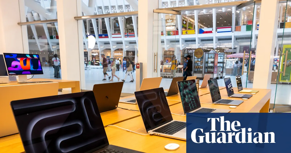 Article image for Apple Hikes MacBook Prices Up To $300 As AI-Driven Memory Chip Costs Surge 98%